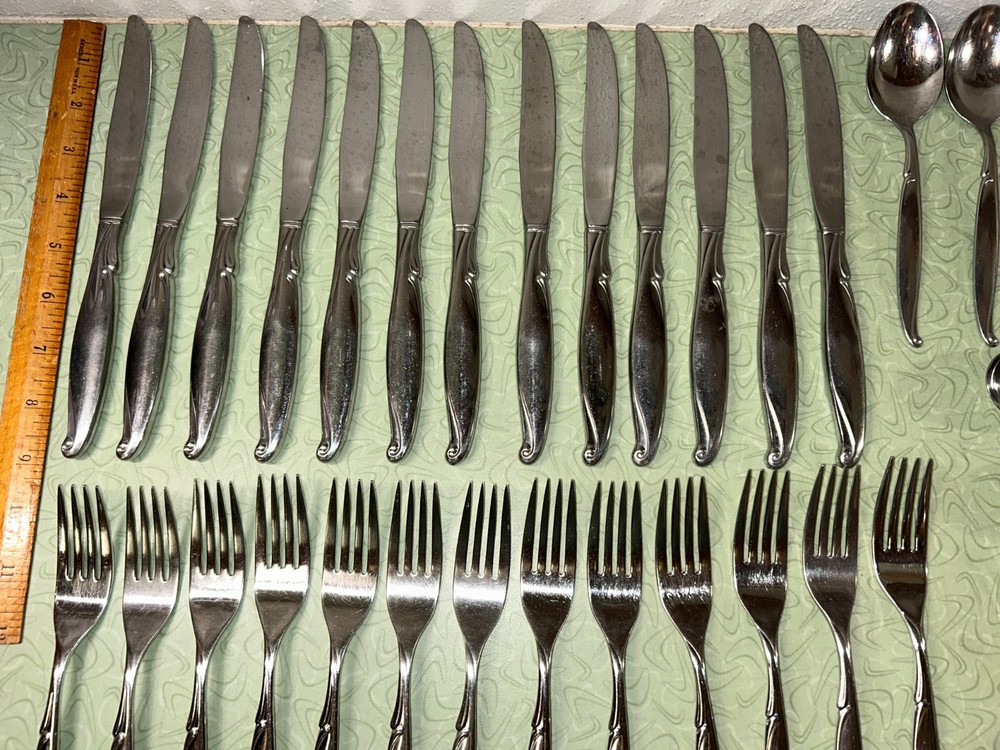 ONEIDA COMMUNITY DRIFTWOOD Flatware 61 pieces