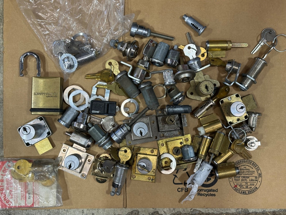 LOCKSMITH LOT - DRAWER CABINET CYLINDERS, CAM LOCKS, ETC