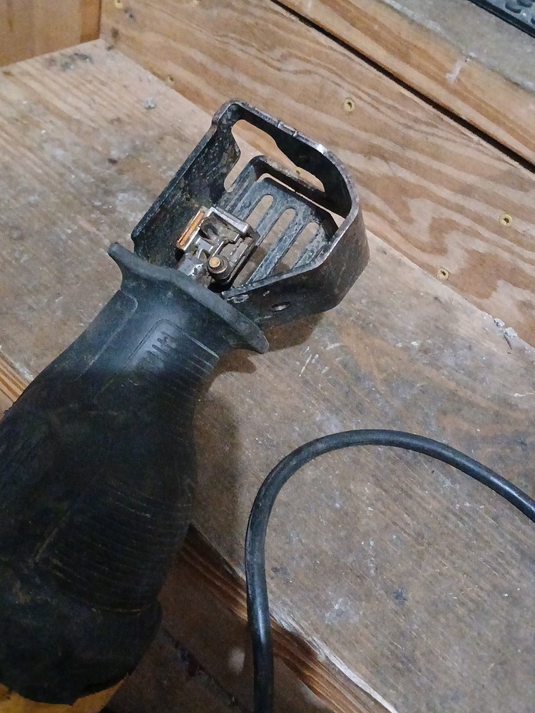 DEWALT 12 Amp 120 V Corded Variable Speed Reciprocating Saw