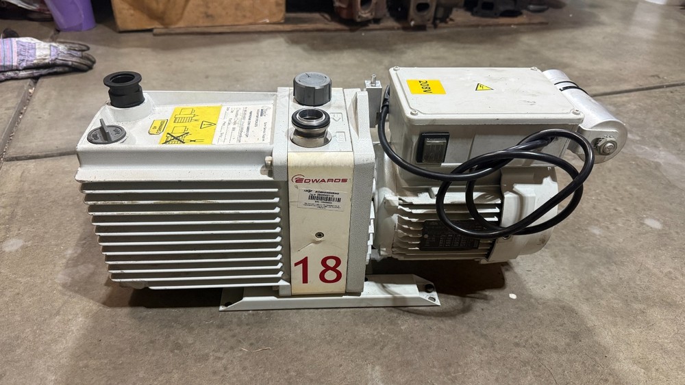 Edwards E2M18 / A363-24-904 vacuum pump rotary vane mechanical