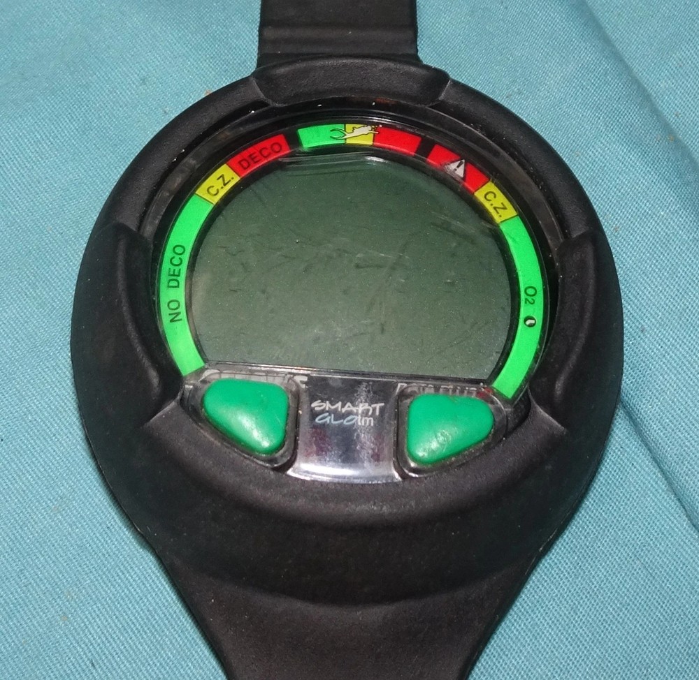 Oceanic Data Plus 2 Air & Nitrox Puck Module Scuba Dive Computer & wrist boot