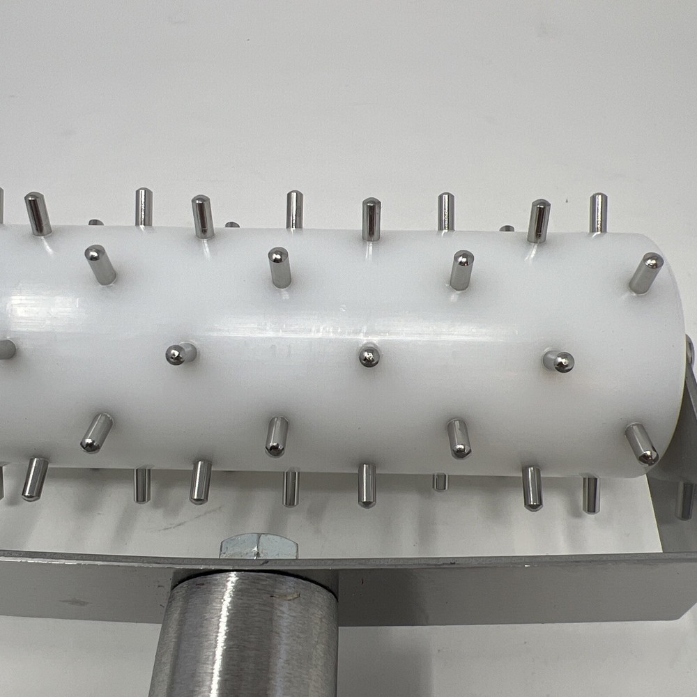 Winco - RD-5 - 6 in Dough Roller Docker, As Hdl