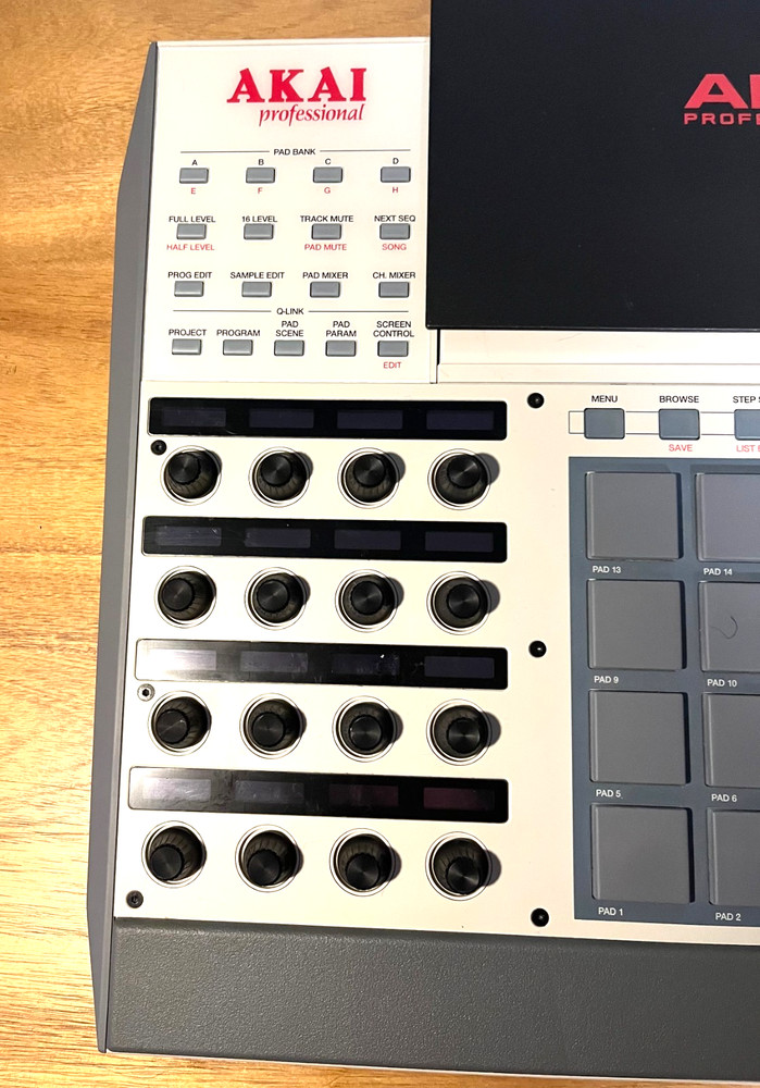 Akai Professional MPC x SE Standalone Sampler Sequencer. Mint Condition.