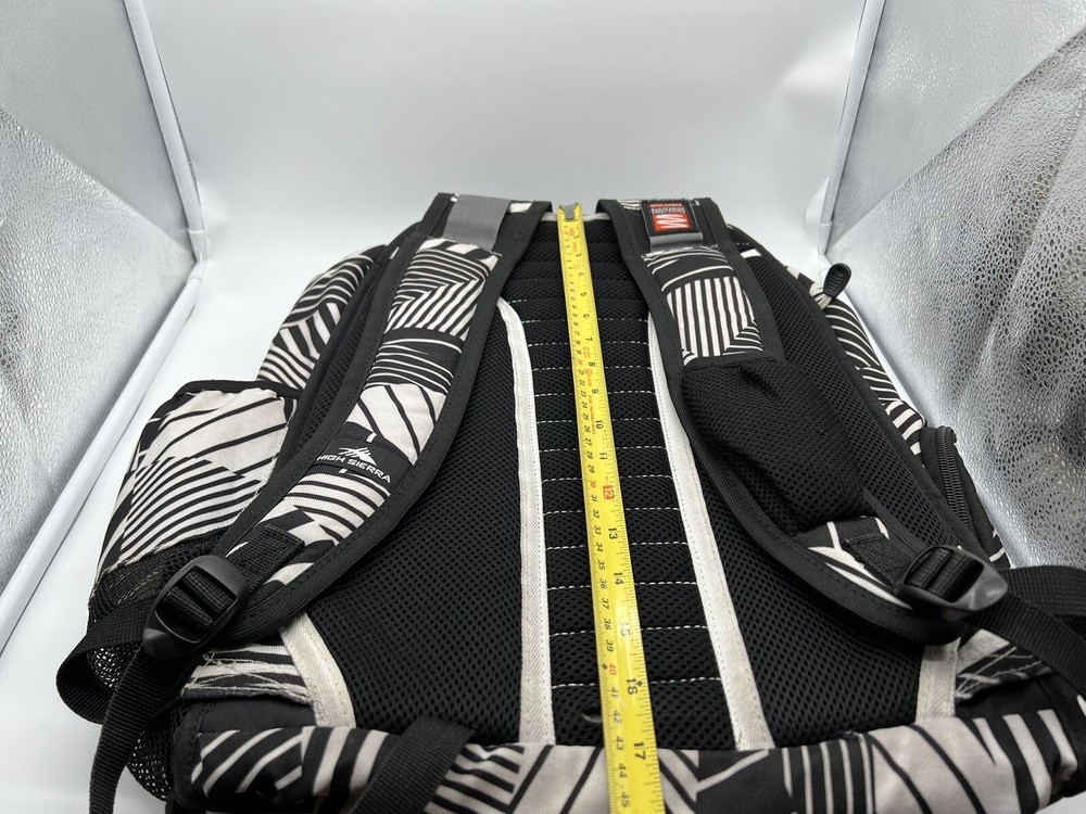 High Sierra Backpack ( Damaged Parts)
