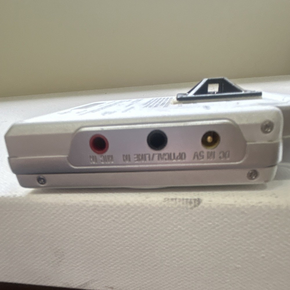 Sharp MD-MT90 MiniDisc Recorder Silver Bass Boost Display Screen Edit Function