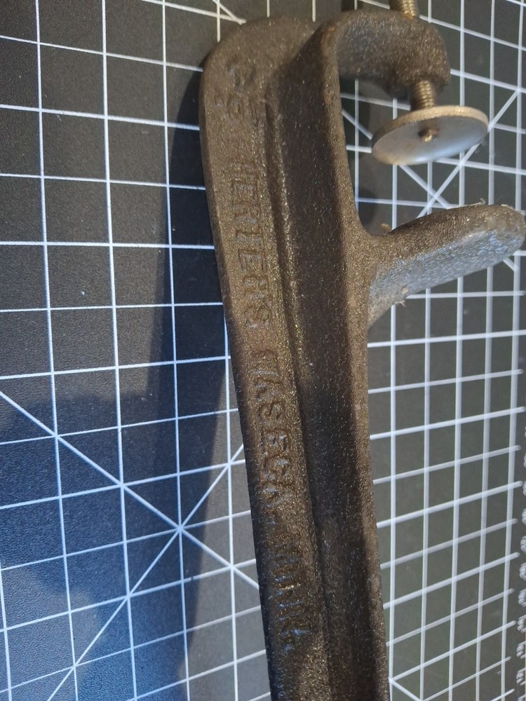 Herters Fly Tying Vise