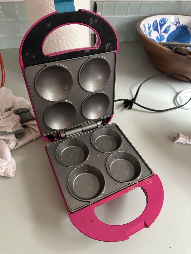 Disney Mickey Mouse  Cupcake Maker Model  DMG-7