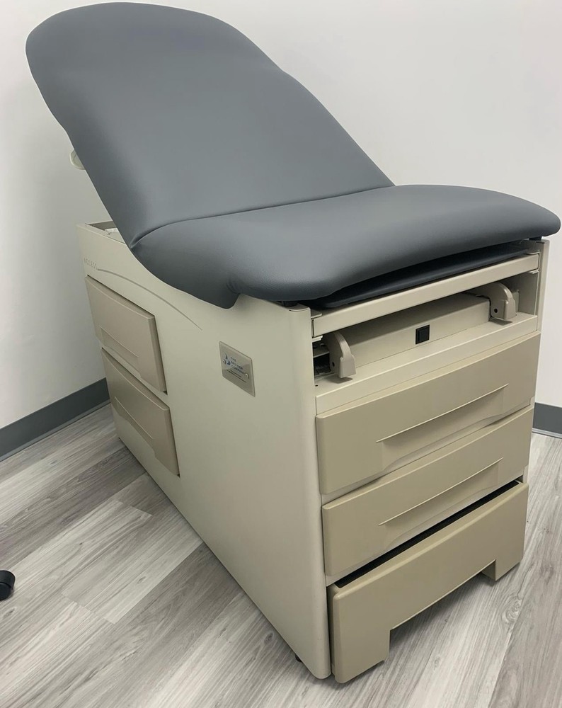 Brewer 6001 Access Exam Table High-Low