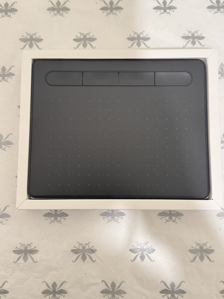 Wacom Intuos Small Wireless Drawing Tablet for Mac PC Android Creative Pen Pad