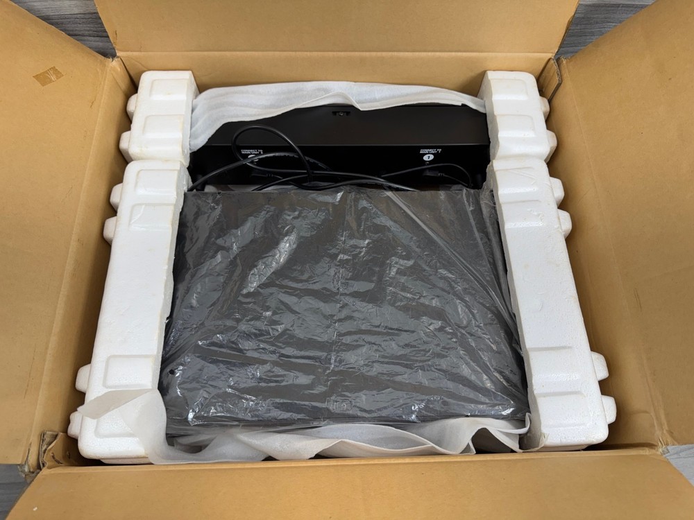 NUMARK CDN-22 2-CHANNEL DUAL DECK WITH CONTROLLER & BOX *AS IS READ*