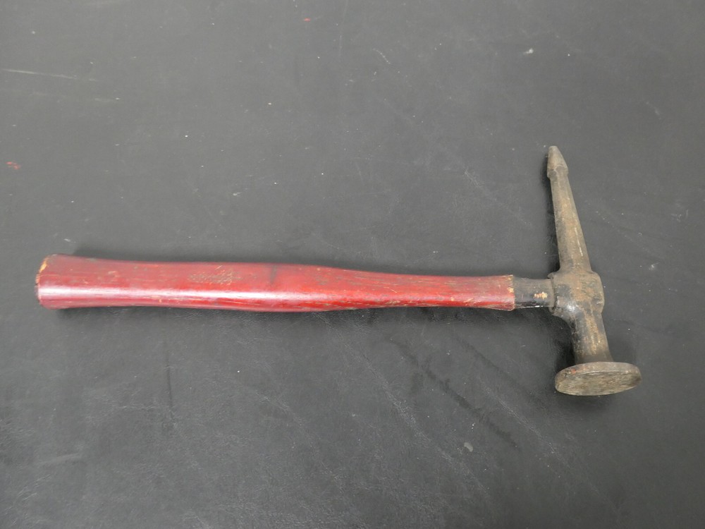 FAIRMOUNT TOOL Body Hammer With Hickory Handle