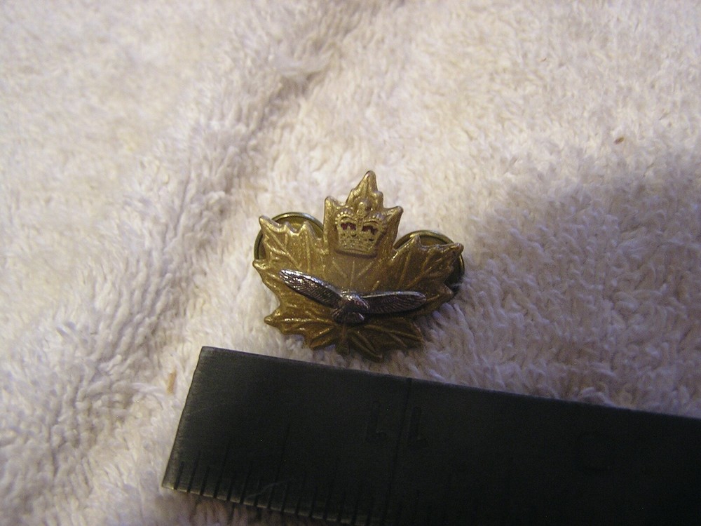 Vintage Breadner 82 Pin Leaf and Wings