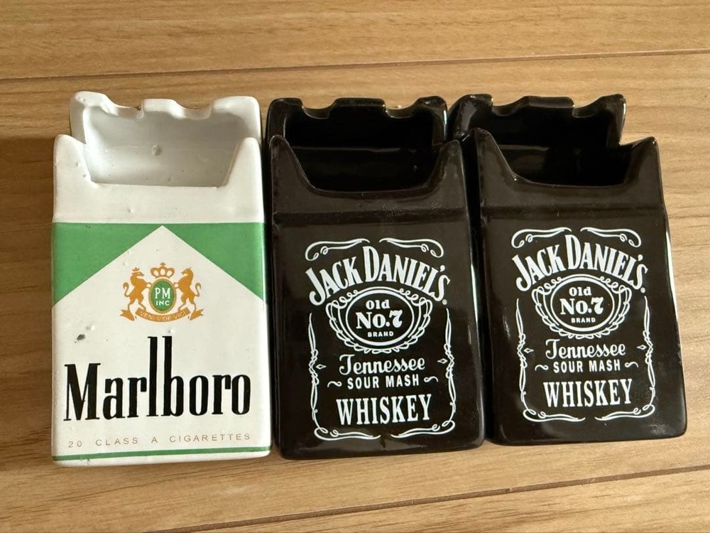 Set of 3 Freestanding Ashtrays – Used