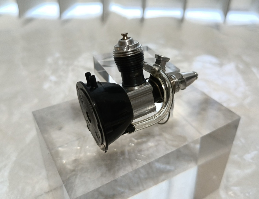 COX TEE DEE .010 No.130 Model Airplane Engine Unused Mint Condition