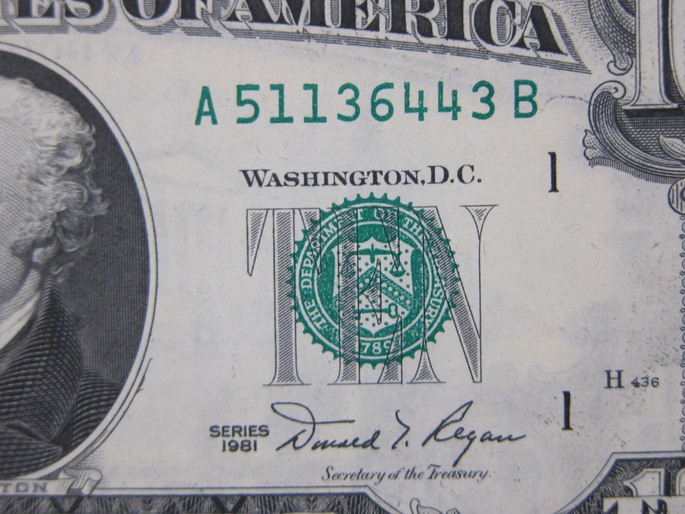 1981 $10 Printing Error on Back Uncirc #A51136443B