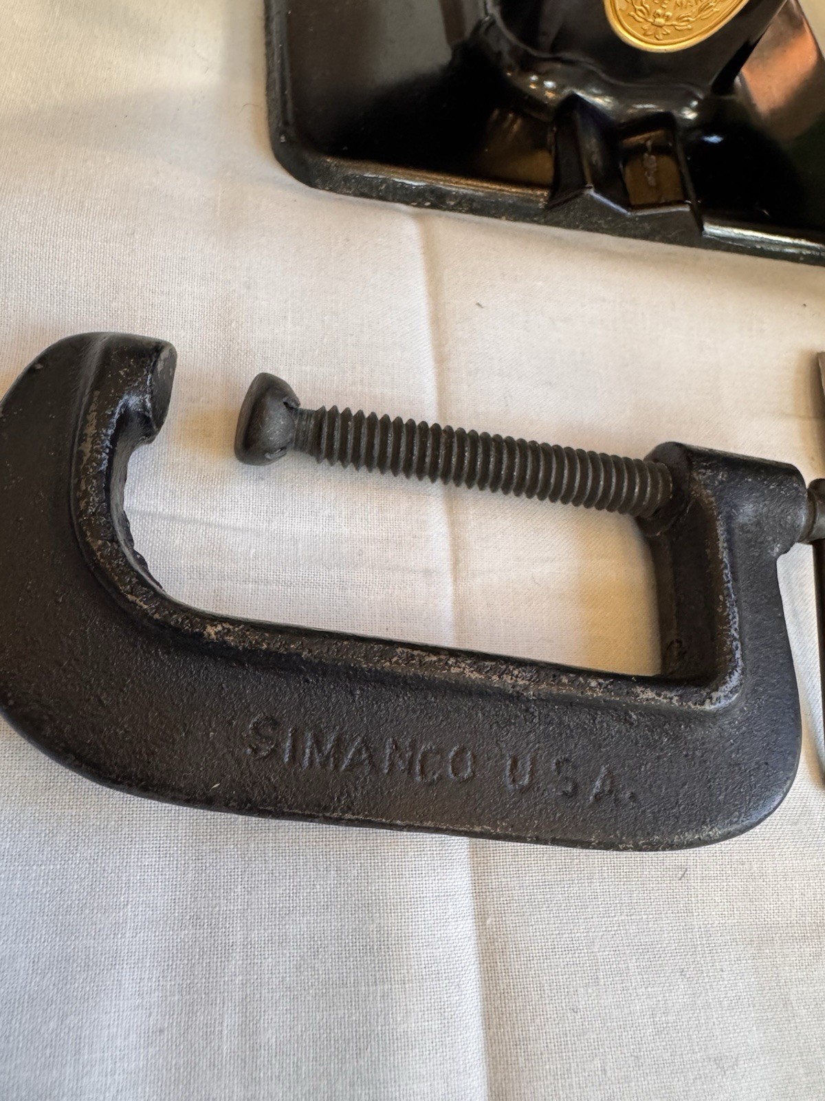 Singer Sewhandy Model 20 Child’s Sewing Machine with clamp & orig box