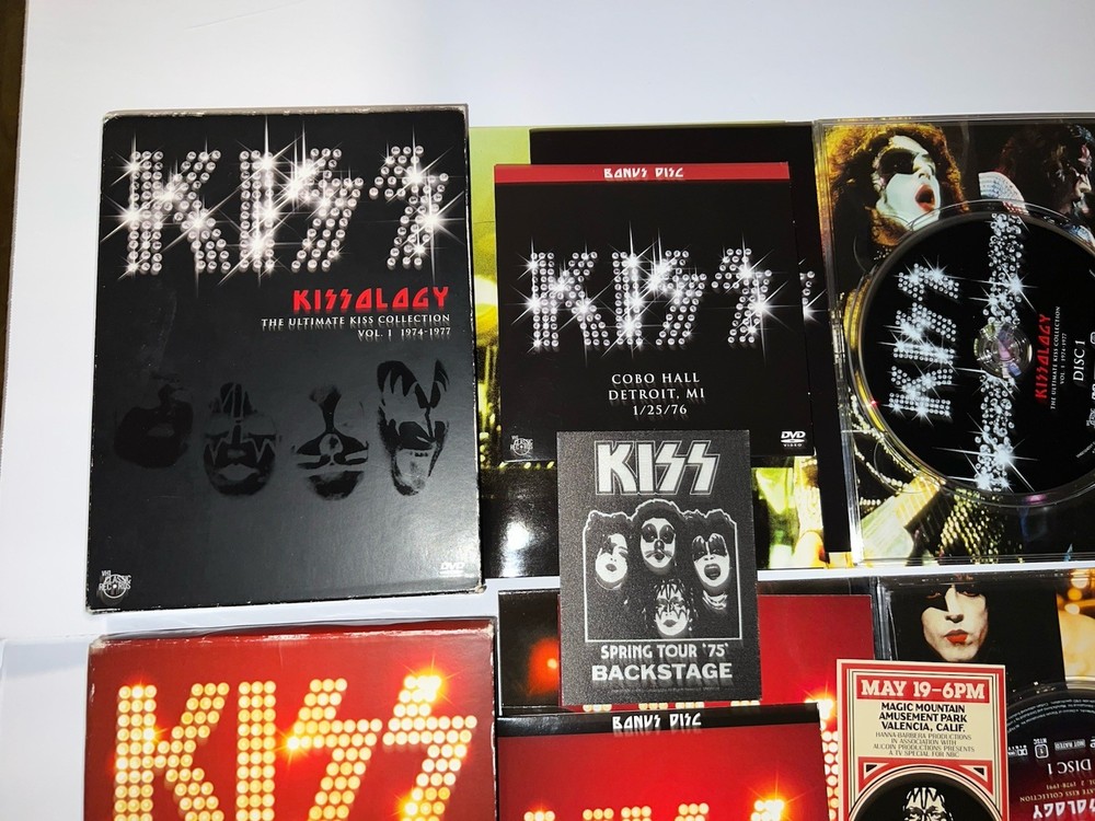 KISS KISSOLOGY I/II/III CONCERT DVD SETS W/BONUS DISC”S TICKET STICKER.NICE RARE