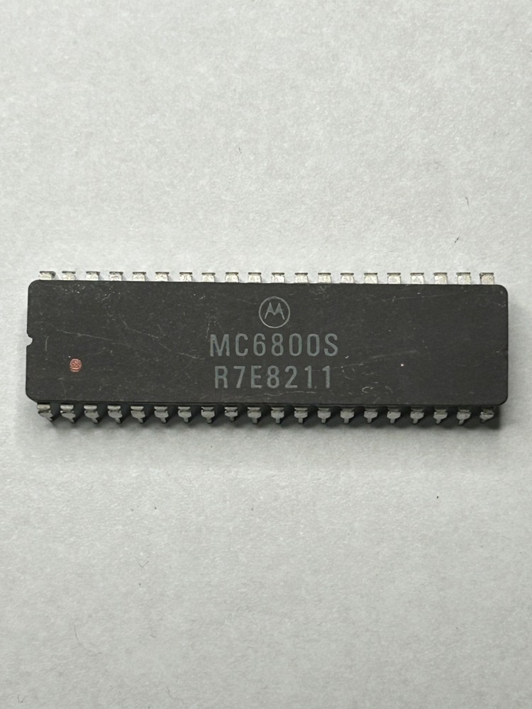Motorola MC6800S Integrated Circuit