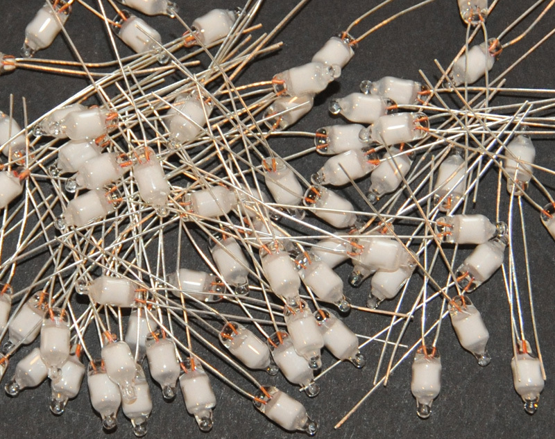 50 pcs Neon Bulb 5mm Mix Colors White Red NE-2 Yellow Green Blue w/Resistors