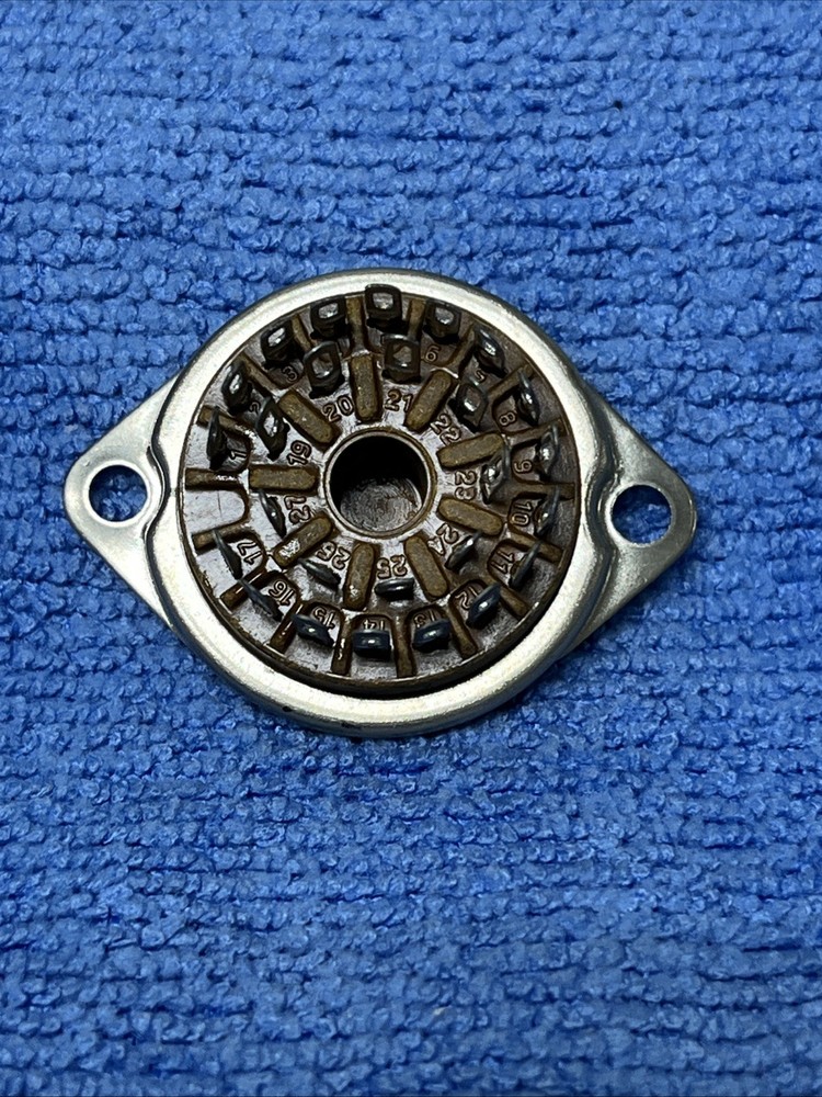 CINCH ~ SK100 ~ SOCKET PLUG-IN