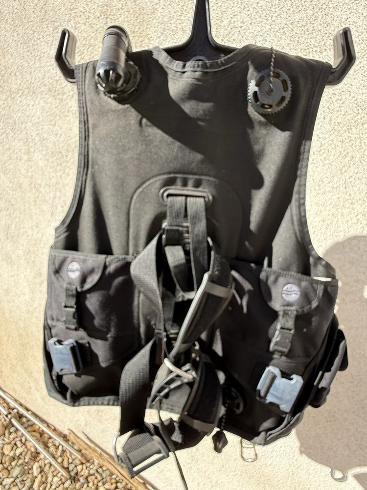 Sherwood Avid Scuba BCD – Size Medium – Jacket Style – Great Condition
