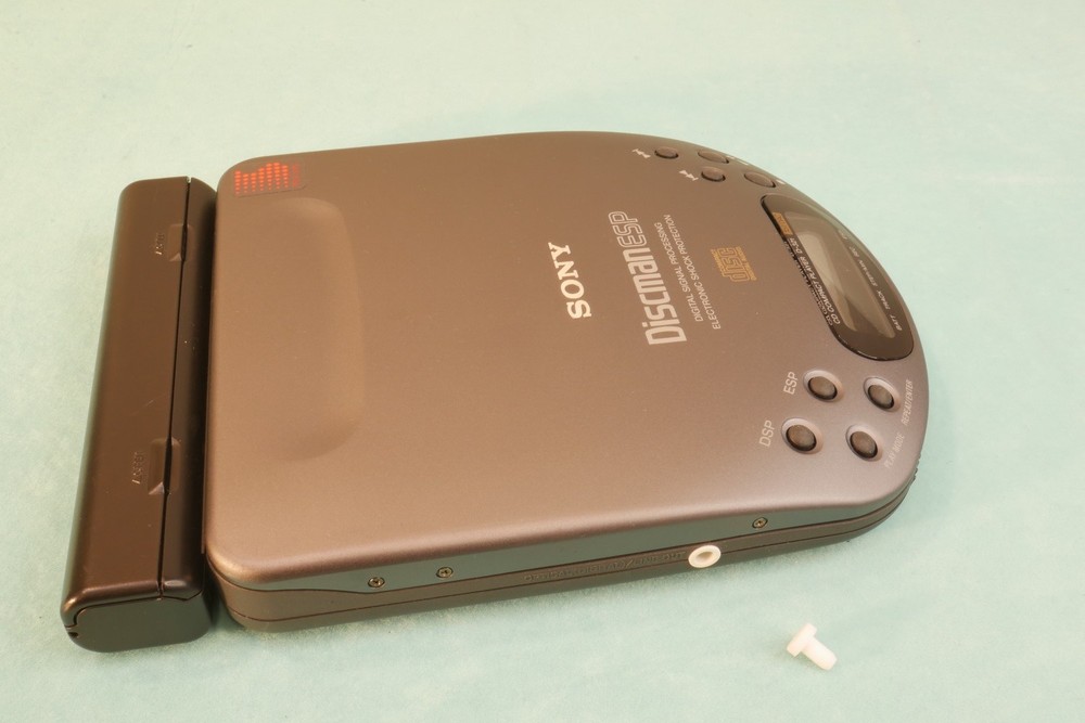 Sony D-321 Discman :: Restored :: Complete Set