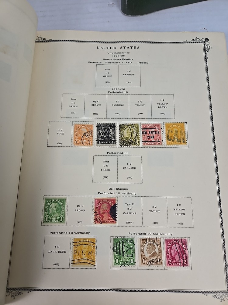 Scott's American Album For United States Album - Some Stamps + Extra's (1957)
