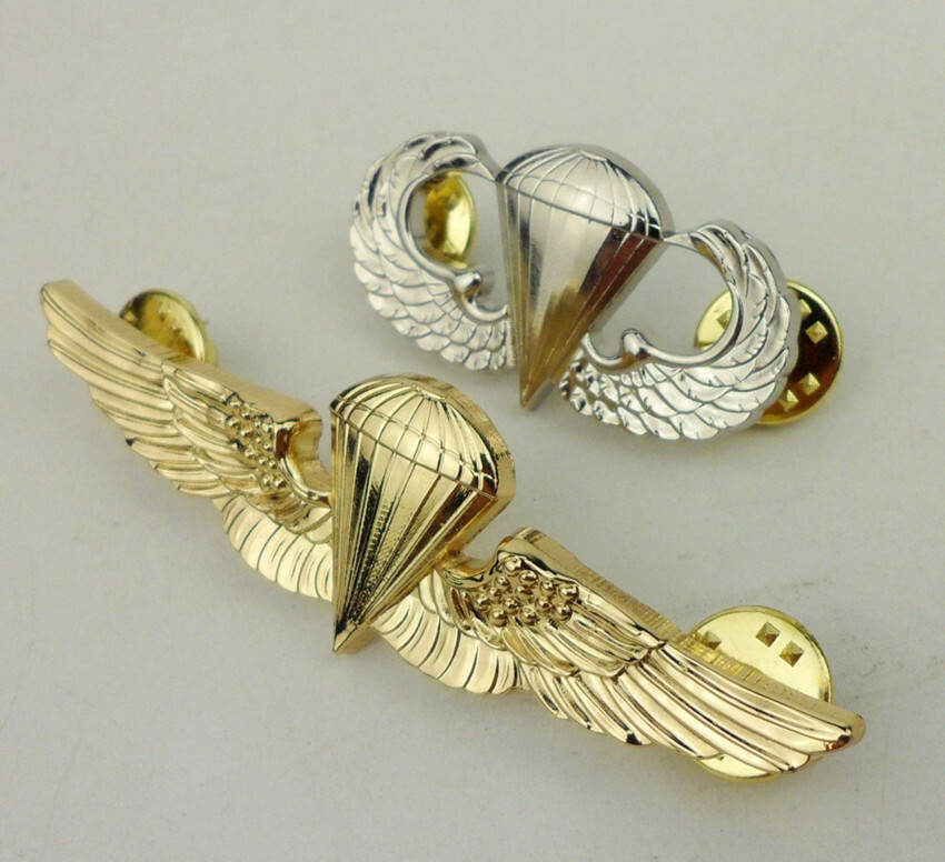 TWO DEGREES US NAVY PARACHUTIST BADGE US BASIC PARACHUTIST BADGE