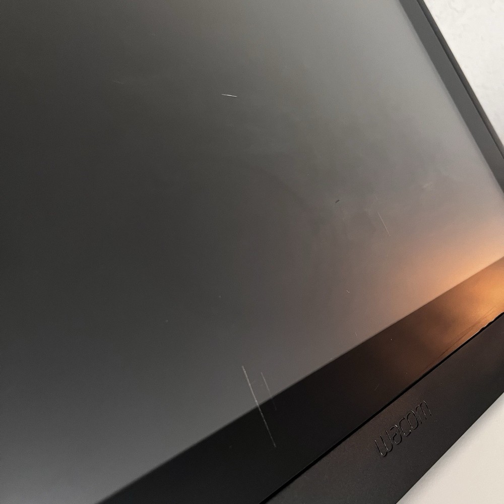 Wacom Cintiq 16 Creative Pen Display with Accessories