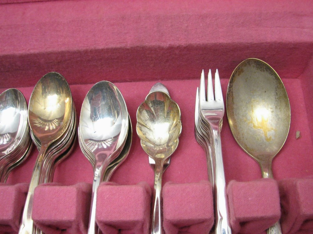 Set Supreme Silver Plate Flatware Concept Pattern svc for 12 74 pcs w/Box