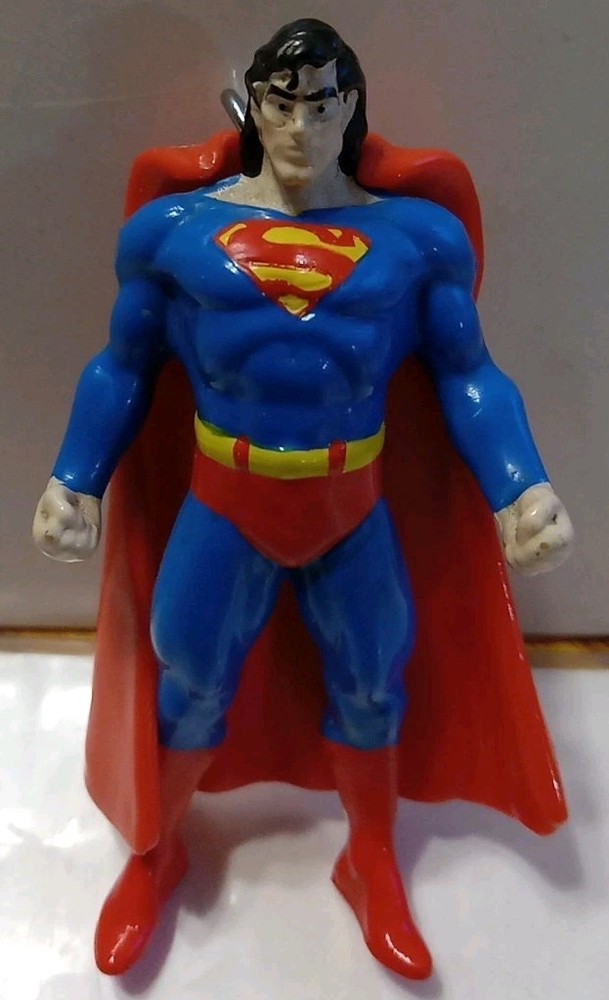 1996 SIX FLAGS SUPERMAN KEYCHAIN PREOWNED 3" DC COMICS
