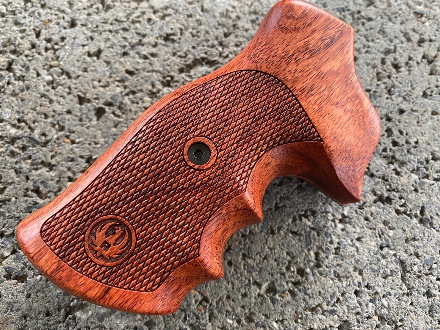 Cool Decorative Checker wood Handle Grips for Ruger GP100 Super Redhawk