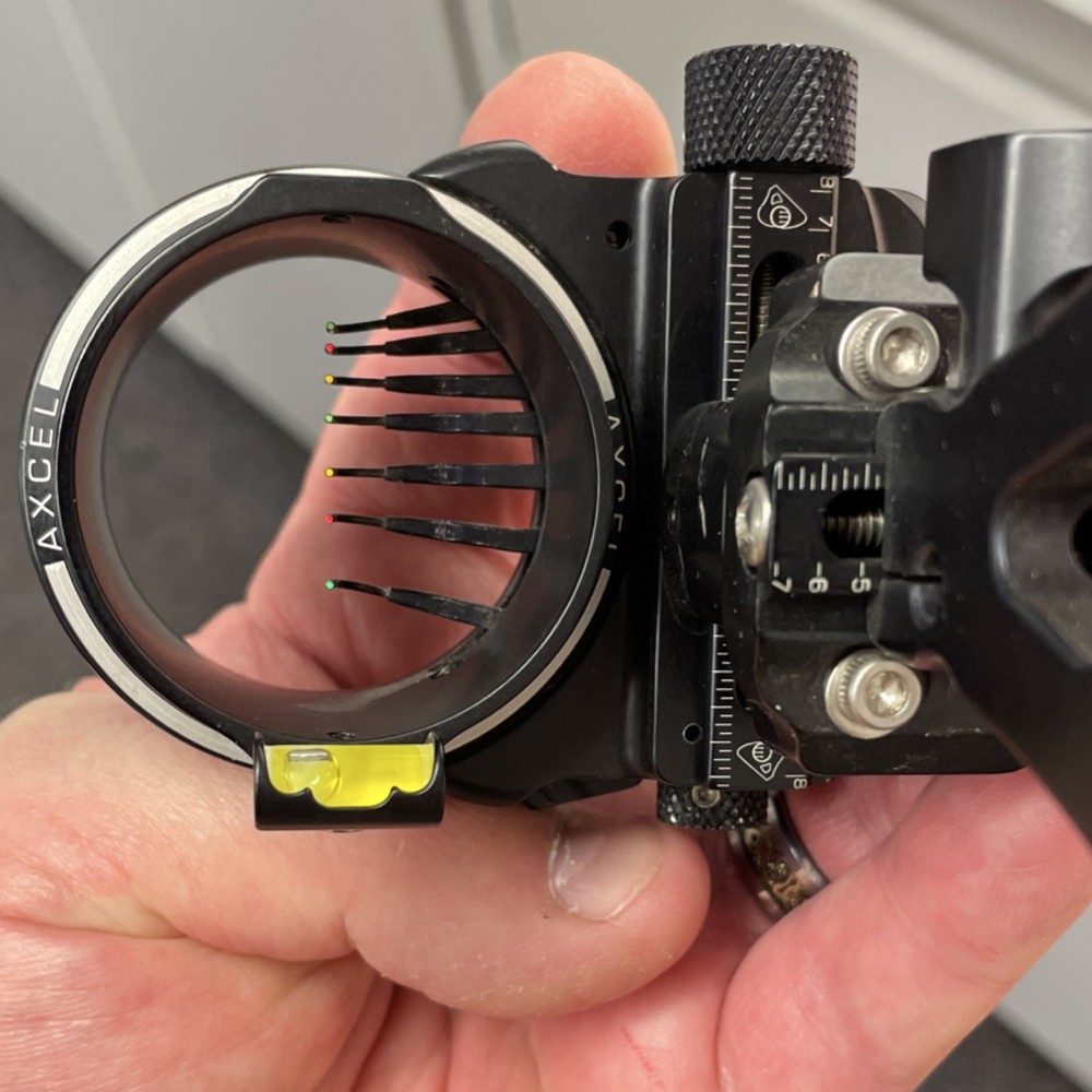 AXCEL 7- Pin adjustable Sight for Compound Bow Black