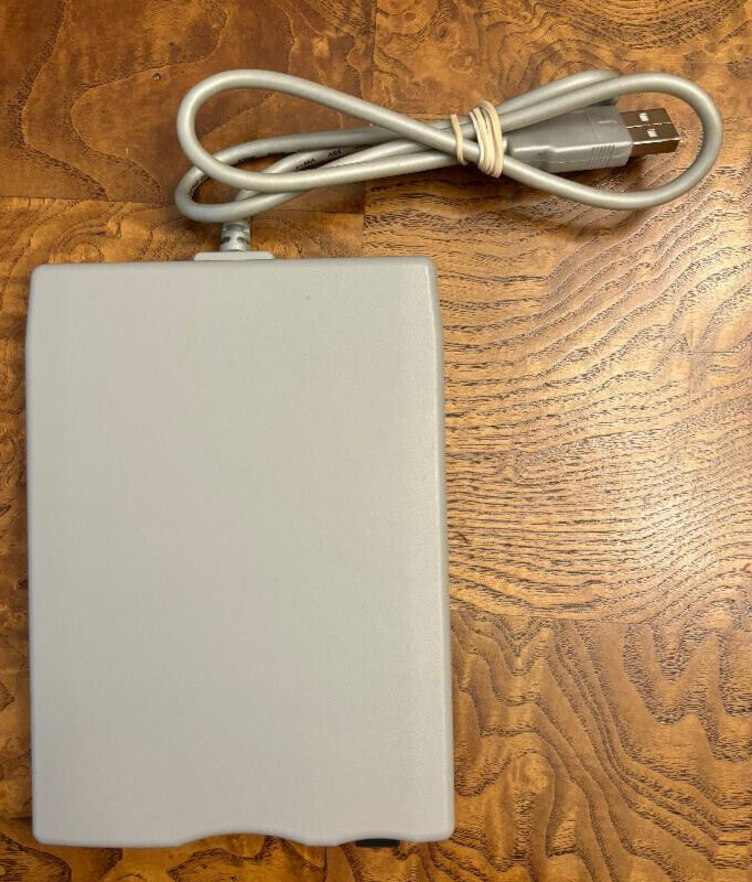 SmartDisk USB External Floppy Disk Drive Mitsumi Model D353FUE