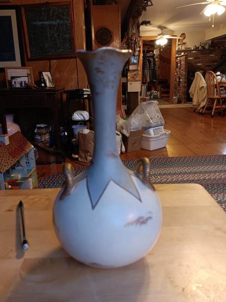CERAMIC EWER VASE WITH HANDLES. 929