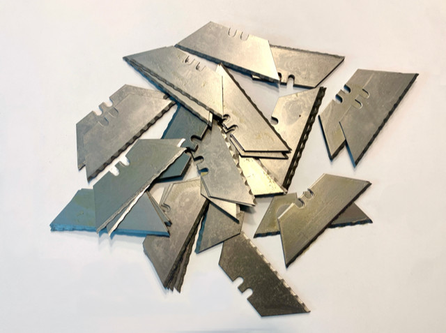 Serrated Blades (100 to 1K) for Utility Knife Box Cutter - SK5, Two Notch