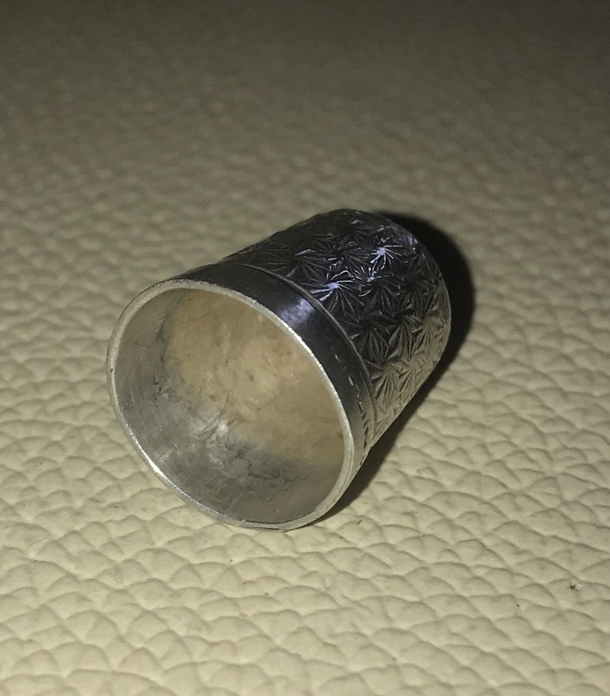 ANTIQUE SOLID SILVER SIZE 10 THIMBLE - 1.8g