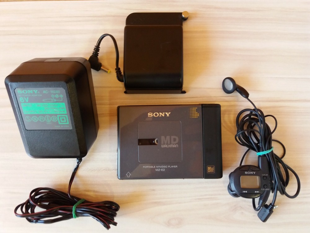 Sony Minidisc MZ-E2 with accessories