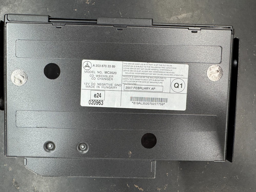 MERCEDES BENZ CD CHANGER