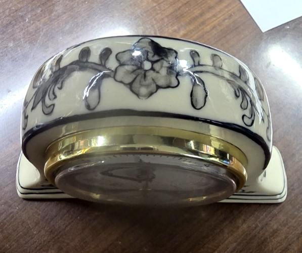 Cream White China & Quartz Working Desk Clock