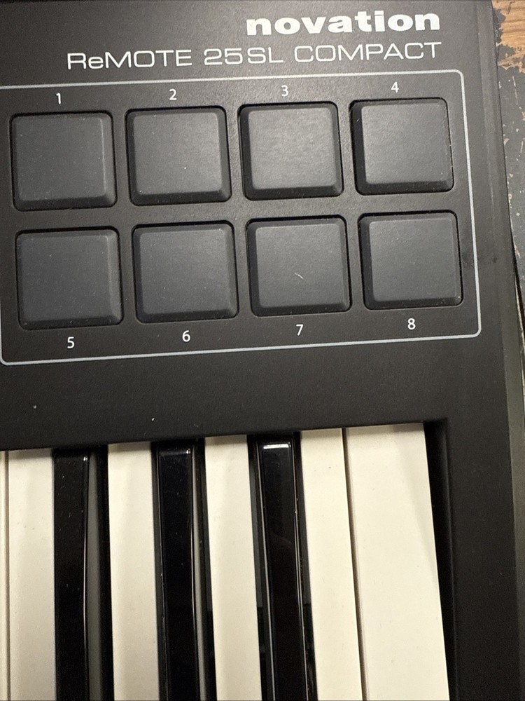 Novation Remote 25SL Compact Midi Keyboard Controller W/ Power Cord