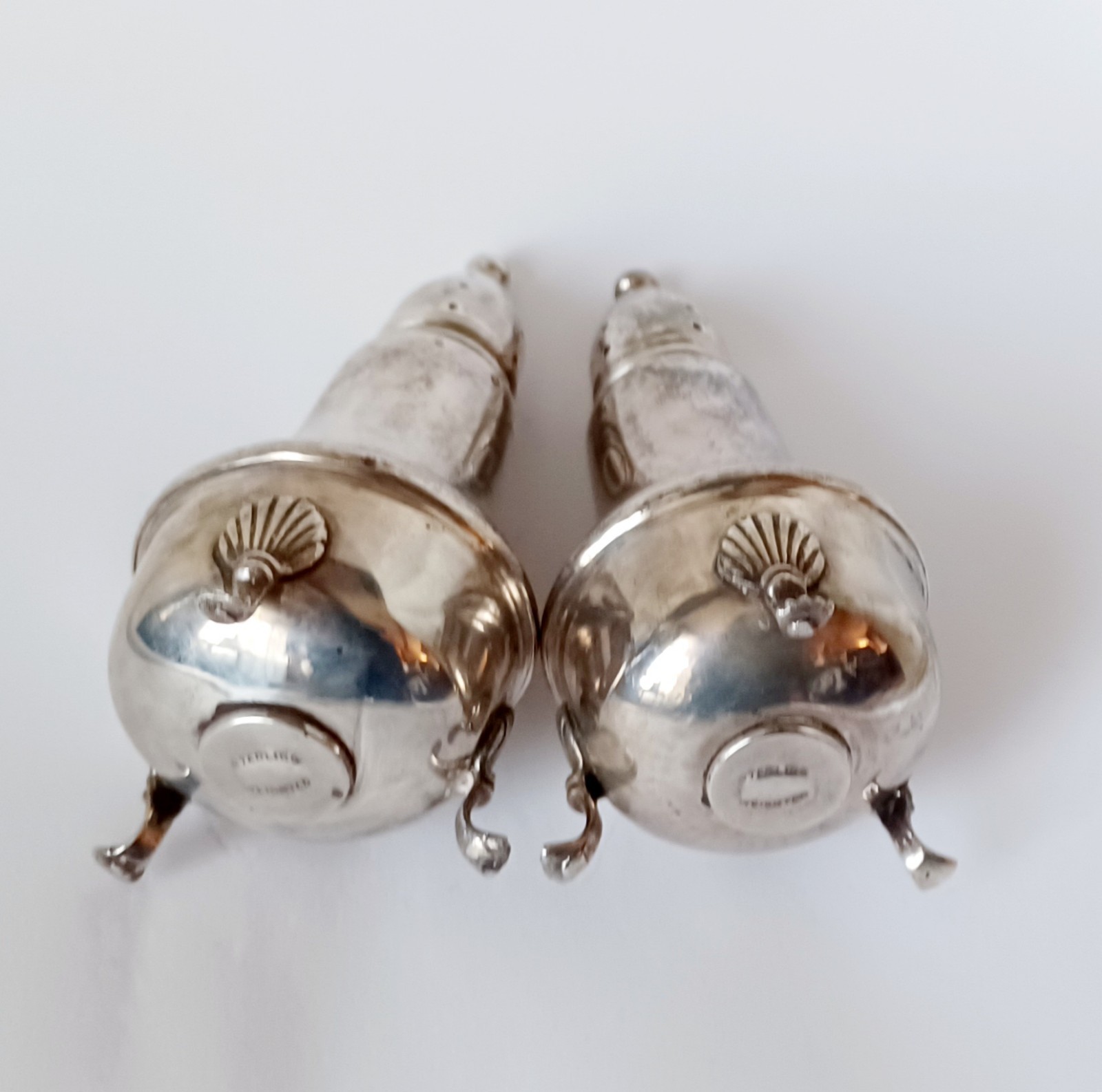 ELEGANT Antique STERLING Silver ▪︎ SALT & PEPPER SHAKERS ▪︎ CLAW FEET ▪︎ 4-1/4"