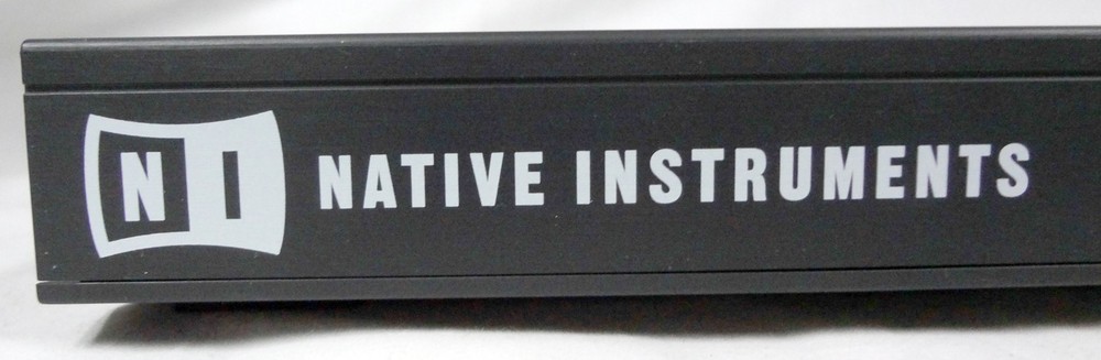 Native Instruments Maschine Mikro MK3 MIDI Beat Drum Pad Production Controller!