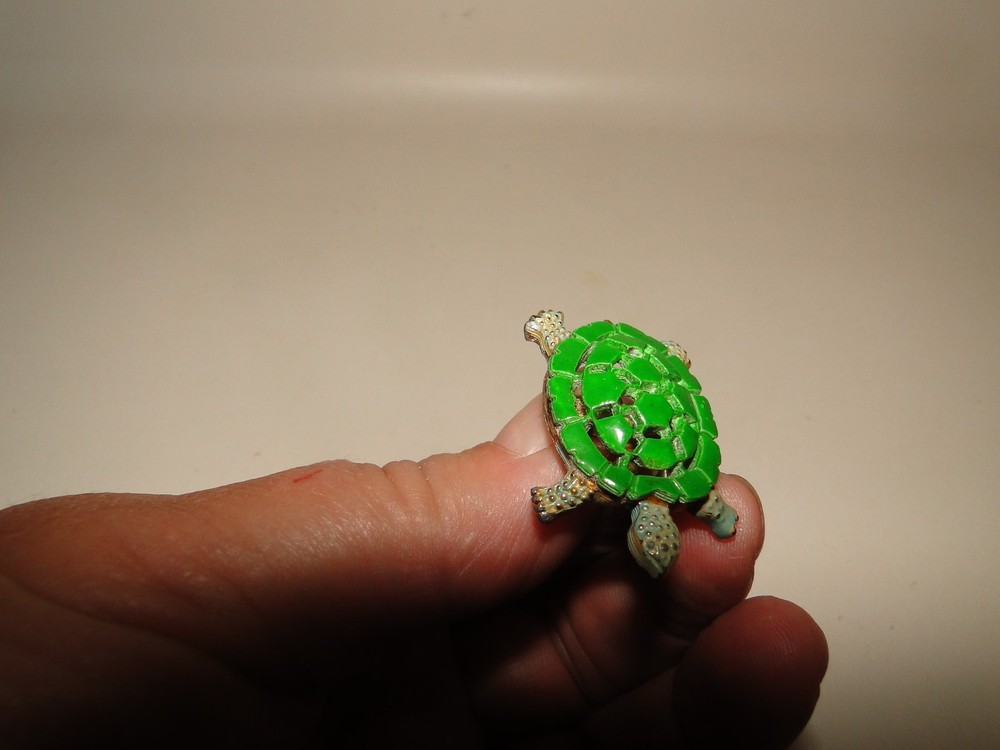 Green Shell Turtle Pin Brooch