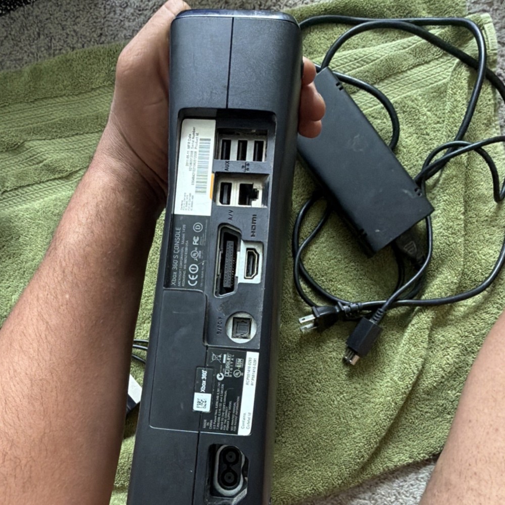 Microsoft Xbox 360 S Console Black Wi-Fi Controllers HDMI Composite USB Cables