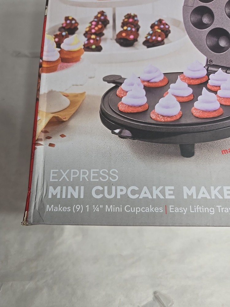 New Dash Express Mini Cupcake Maker Make 9 Mini Cupcakes