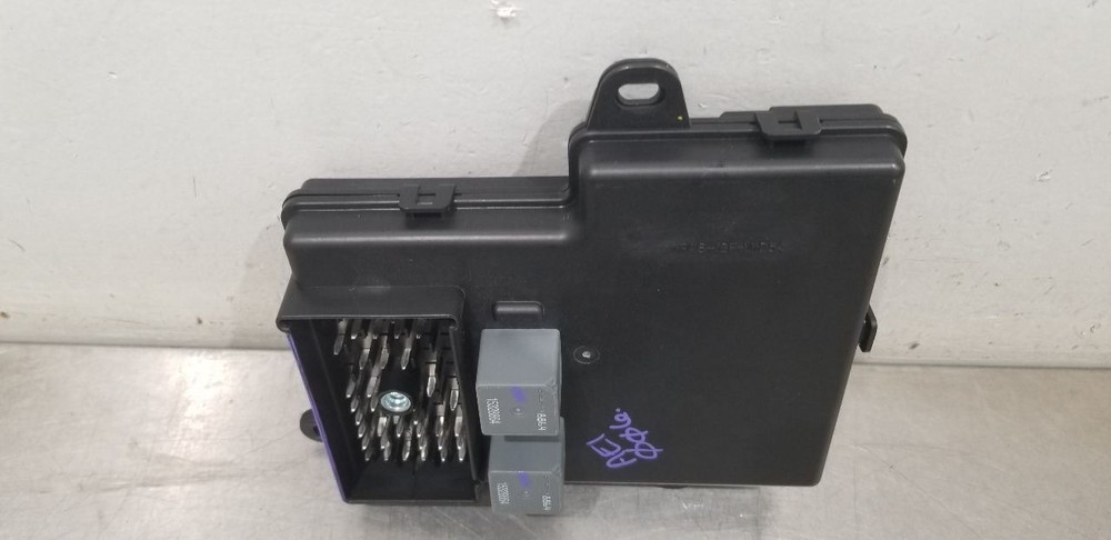 09 CHEVY CORVETTE C6 BODY CONTROL MODULE BCM 25879086