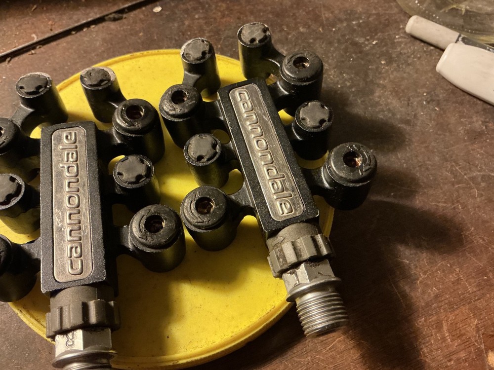 Platform pedals unique Cannondale