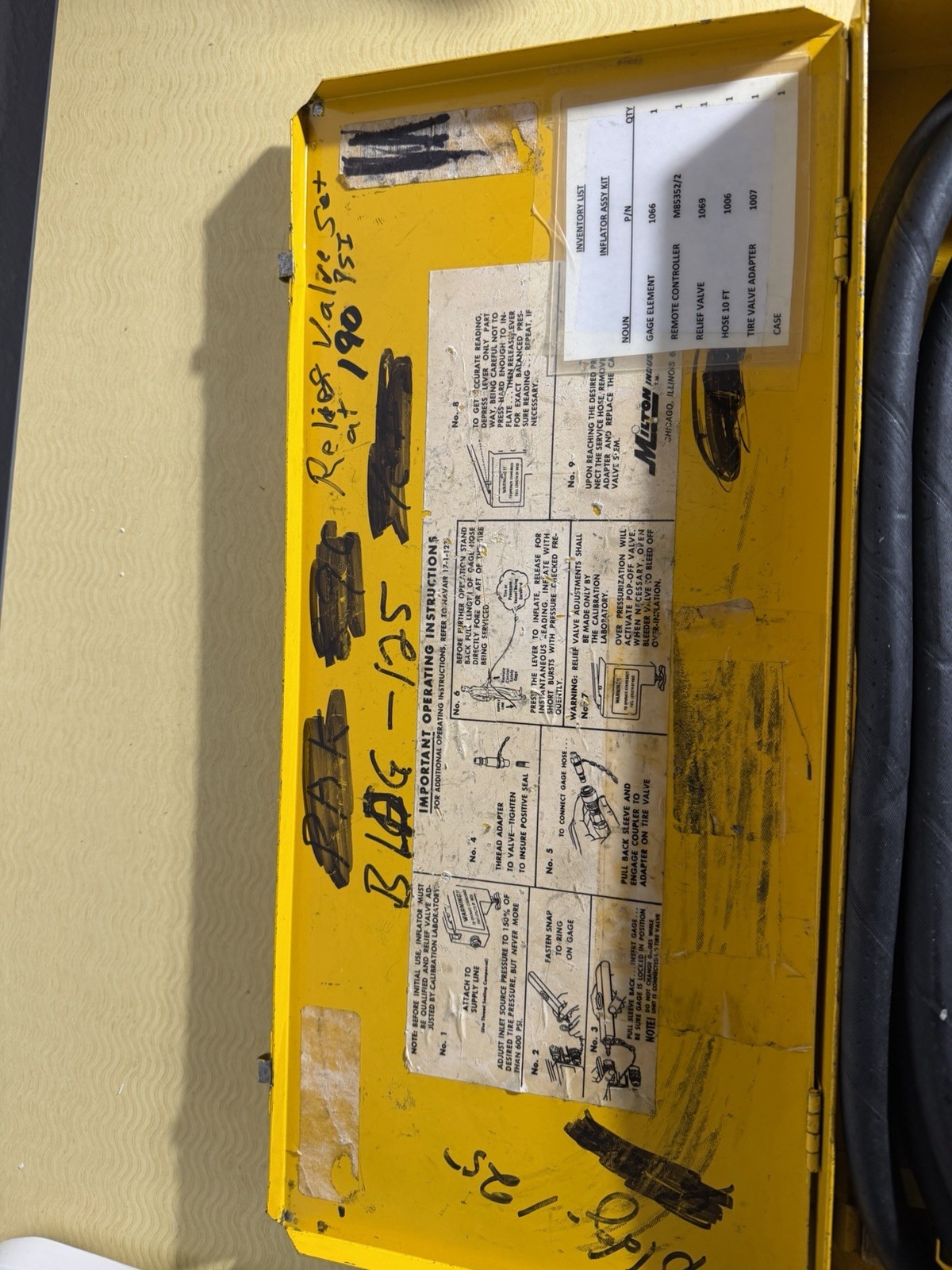 Milton 1065 Inflator Kit Military M85352/1 81349 aviation pressure gauge