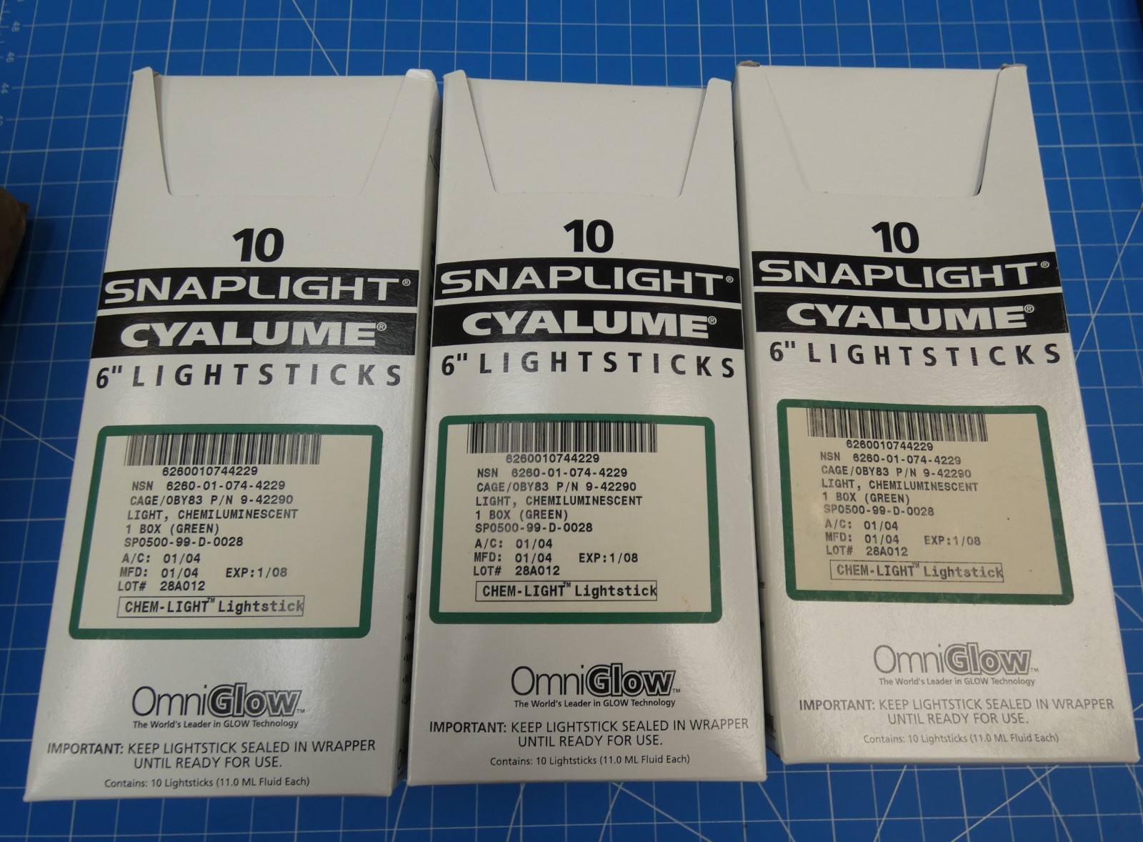 USGI GREEN Cyalume Chem-Light Box of 10 (8 Hour) Expired But Work Fine (1 box)